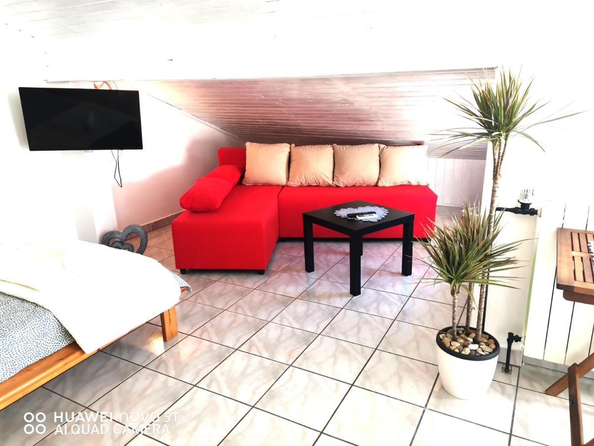 Albert Apartaments Krk คิร์ก ภายนอก รูปภาพ